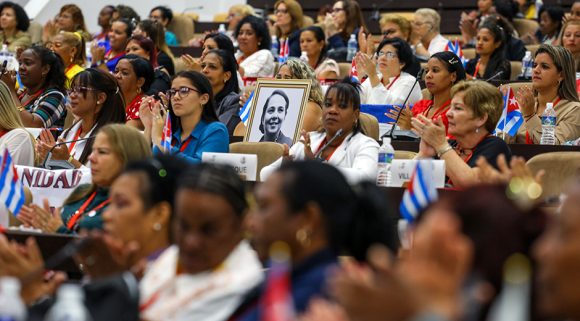 Kongress des kubanischen Frauenverbands (FMC)